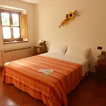 Oda ve Kahvaltı Il Girasole Fosdinovo